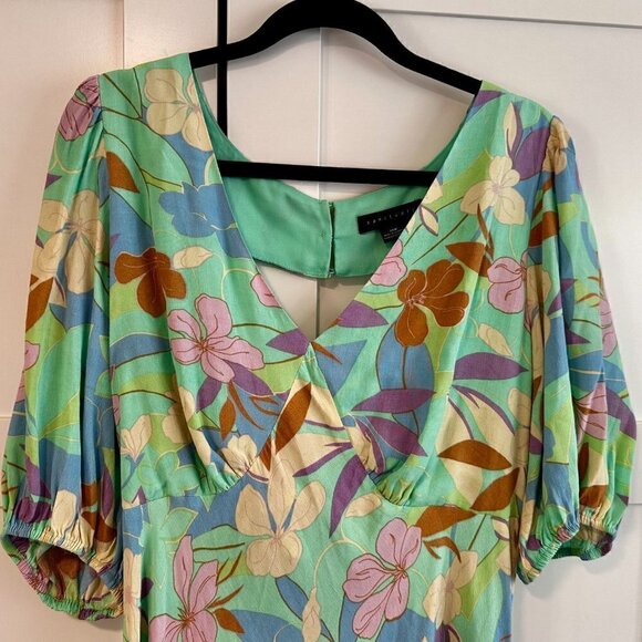NEW Sanctuary tie back maxi dress in green/multi pattern- Size 14W (1X) - Picture 4 of 7